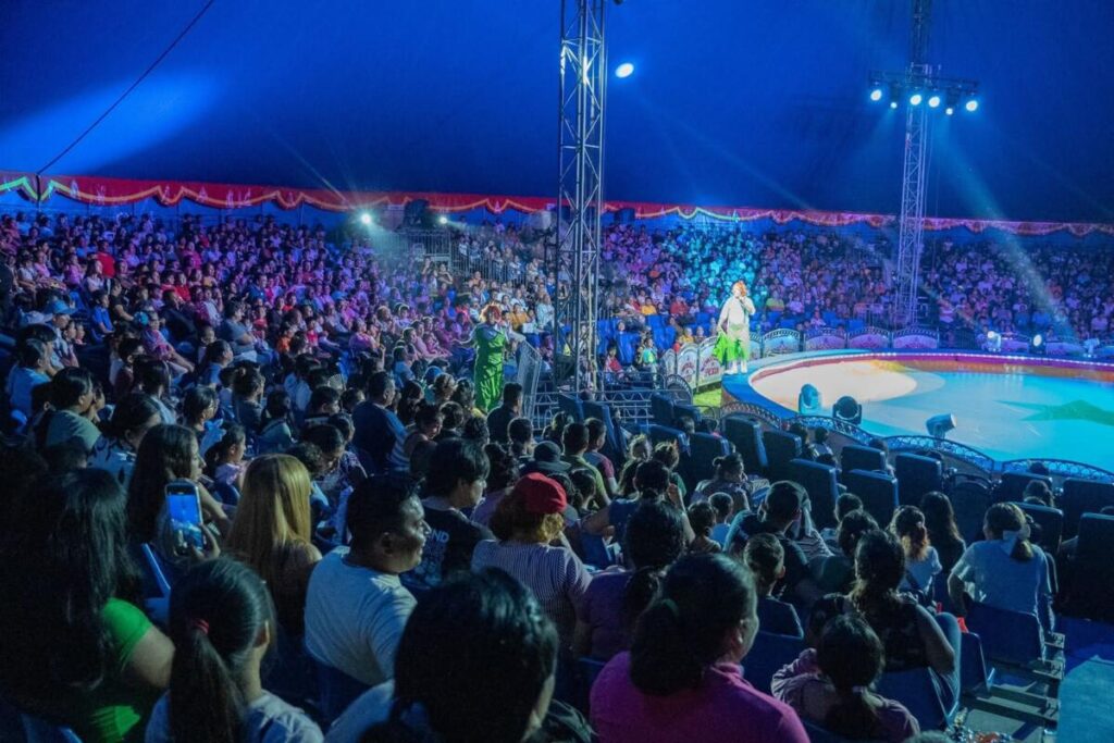 Familias de Cosoleacaque y sus alrededores disfrutan al máximo el espectáculo del Circo Chino de Pekín Familias de Cosoleacaque y sus alrededores disfrutan al máximo el espectáculo del Circo Chino de Pekín