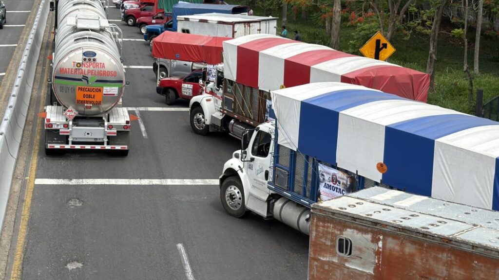 Piden transportistas de AMOTAC mayor seguridad en carreteras de Veracruz