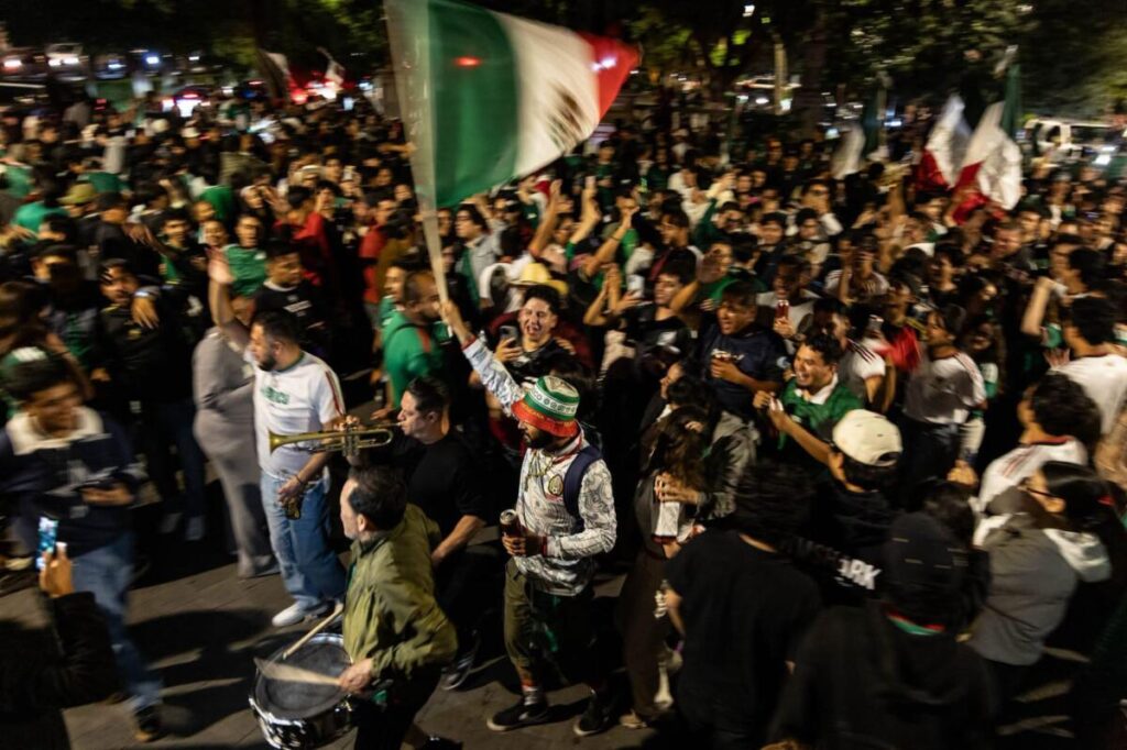 Un conductor atr0p3ll4 a 17 personas en Cabo San Lucas durante los festejos por el triunfo de la Selección Mexicana
