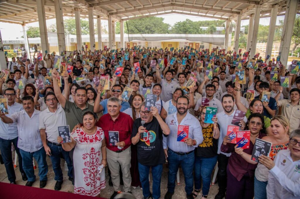 Llega ‘Veracruz Lee’ a Coatzacoalcos y anuncia alcalde tótems “Vientos del Pueblo” para acercar la lectura a las colonias