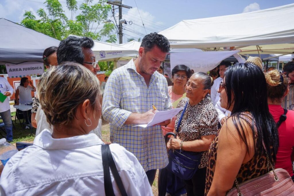Lleva Ayuntamiento de Cosoleacaque servicios municipales a la localidad de Buenos Aires Lleva Ayuntamiento de Cosoleacaque servicios municipales a la localidad de Buenos Aires