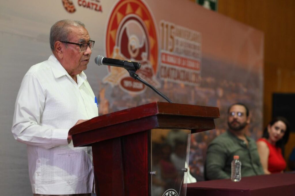 Tiene Coatzacoalcos nuevo Cronista de la Ciudad: nombran al profesor Gilberto Peralta Baltazar Tiene Coatzacoalcos nuevo Cronista de la Ciudad: nombran al profesor Gilberto Peralta Baltazar