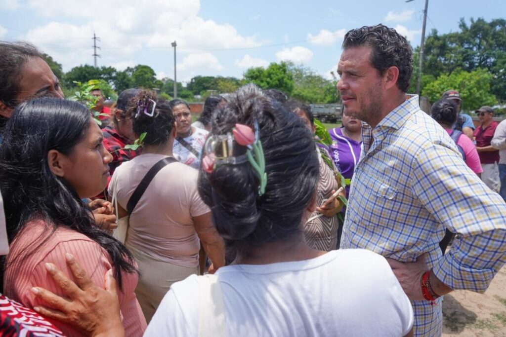 El Encinal recibe jornada de servicios del Gobierno de Cosoleacaque