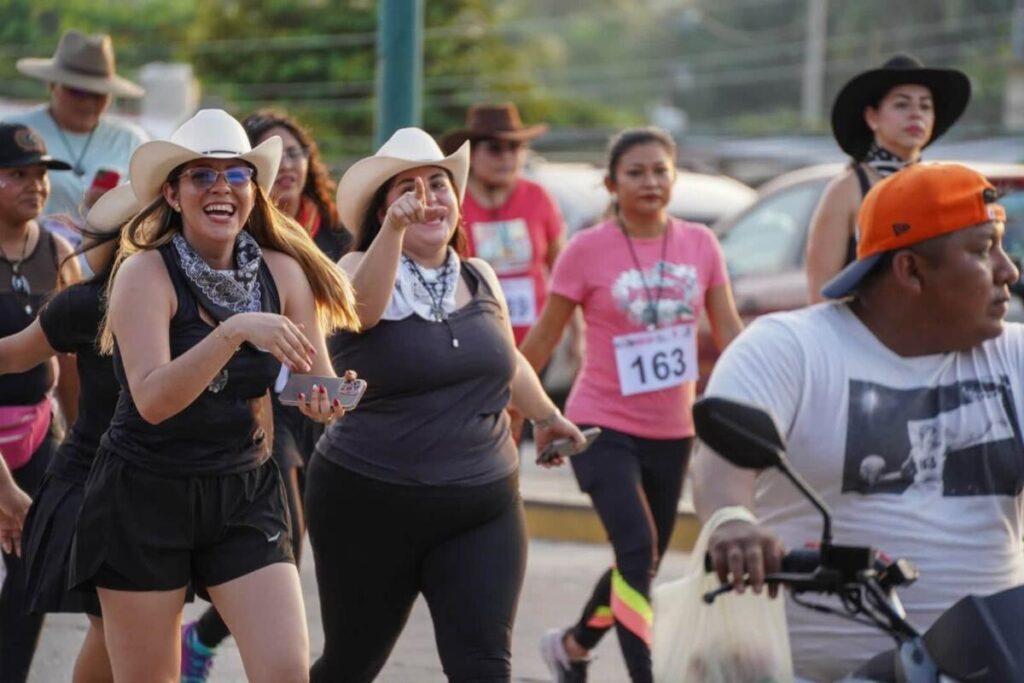 Más de 500 corredores llenan de energía las calles de Cosoleacaque en el Social Run Cowsolea 4K Más de 500 corredores llenan de energía las calles de Cosoleacaque en el Social Run Cowsolea 4K