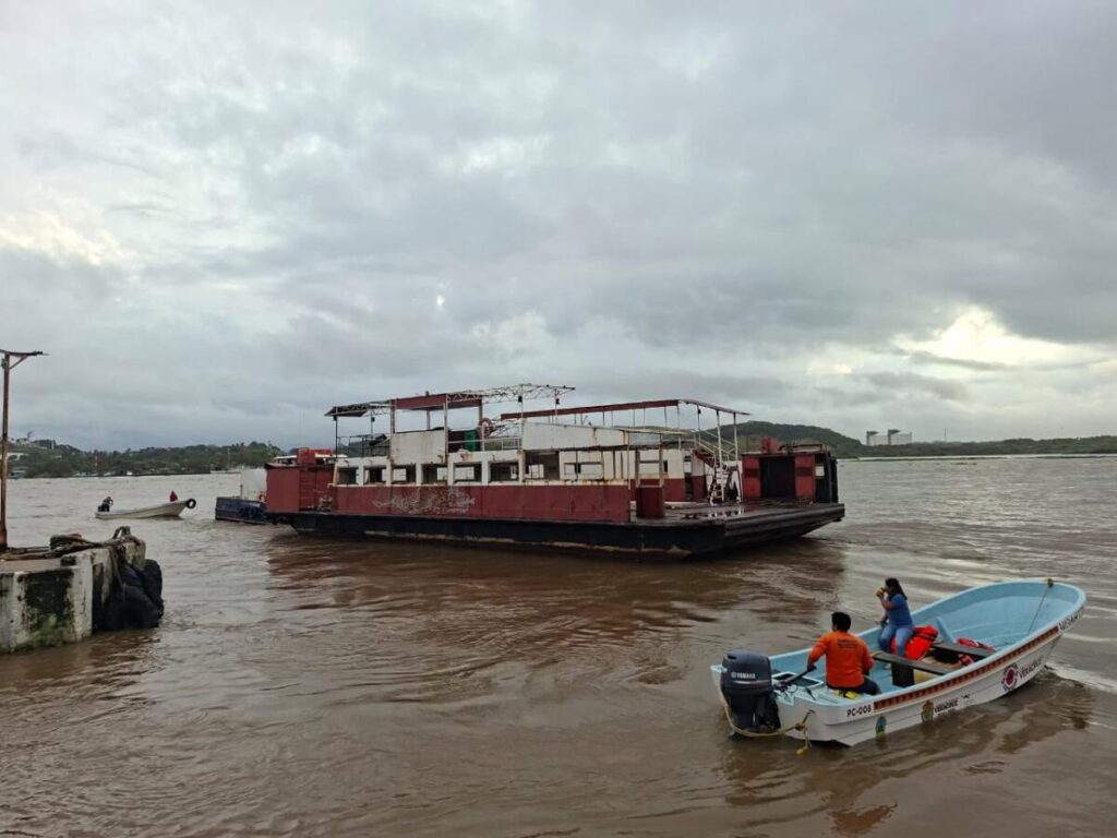 Envían a reparación el transbordador Laguna de Coapa; buscan recuperar operación de las dos embarcaciones en Coatzacoalcos