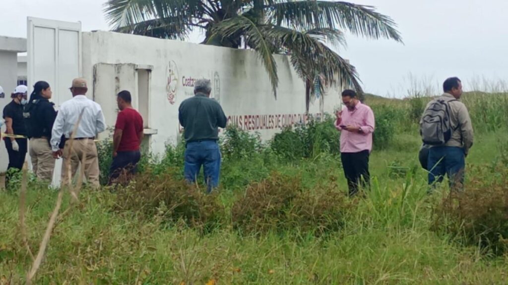 Mu3r3 operador de la CMAS en cárcamo de aguas residuales del Fraccionamiento Ciudad Olmeca de Coatzacoalcos Mu3r3 operador de la CMAS en cárcamo de aguas residuales del Fraccionamiento Ciudad Olmeca de Coatzacoalcos